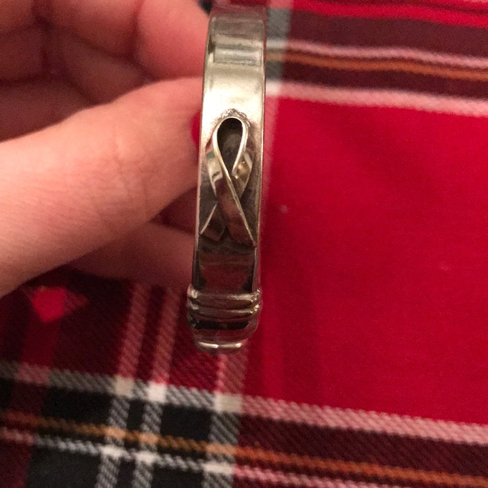 Ribbon cuff